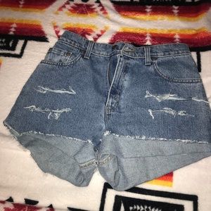 Levi Cut-Off Jean Shorts